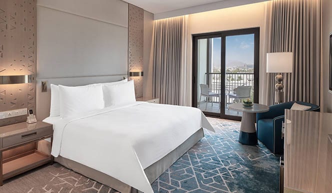 Deluxe Room Pool View King