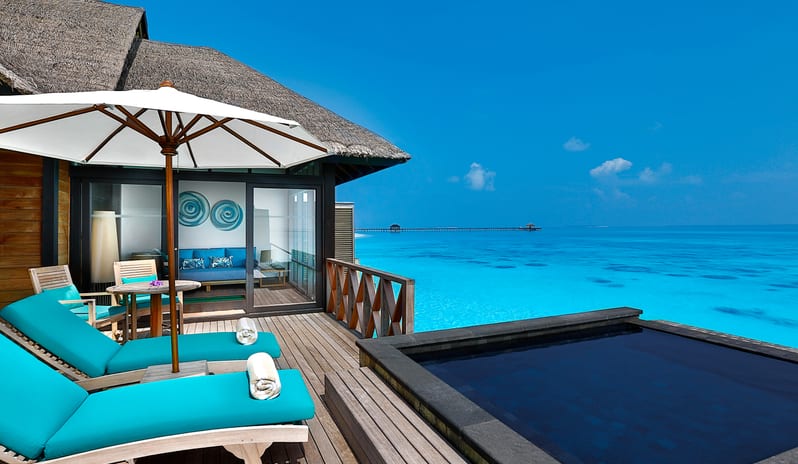 A.Sunrise-Water-Villas-with-Infinity-Pool