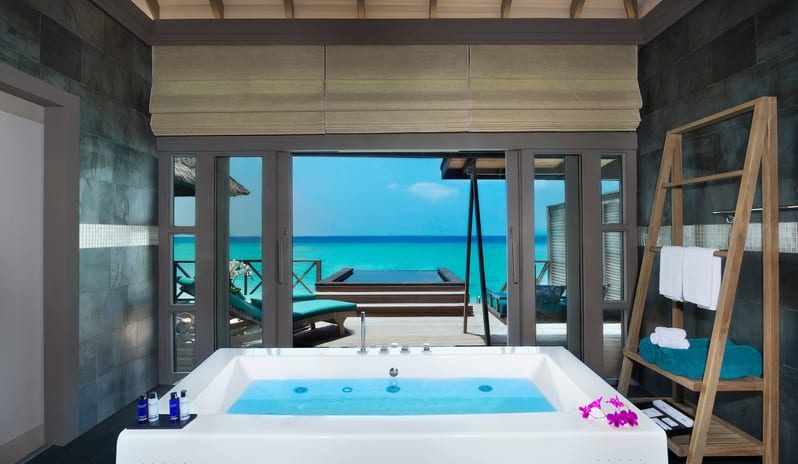 C.Sunrise-Water-Villas-with-Infinity-Pool