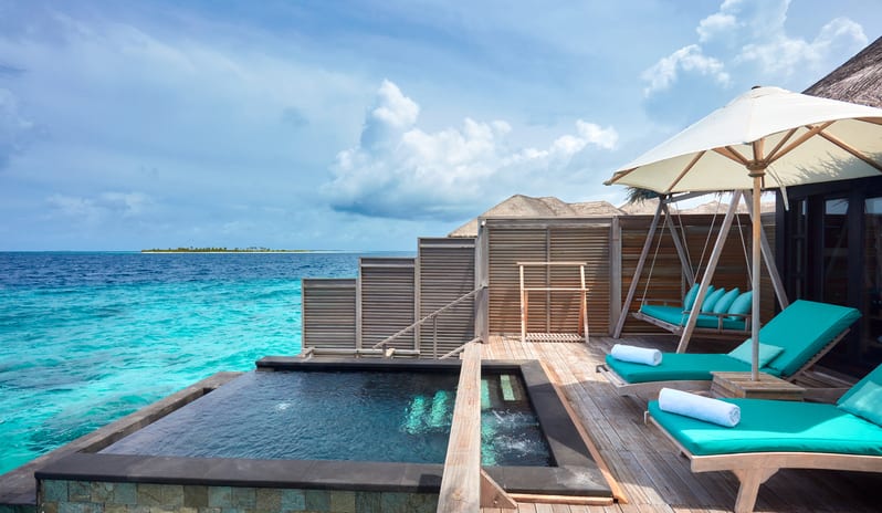 H.Sunrise-Water-Villas-with-Infinity-Pool