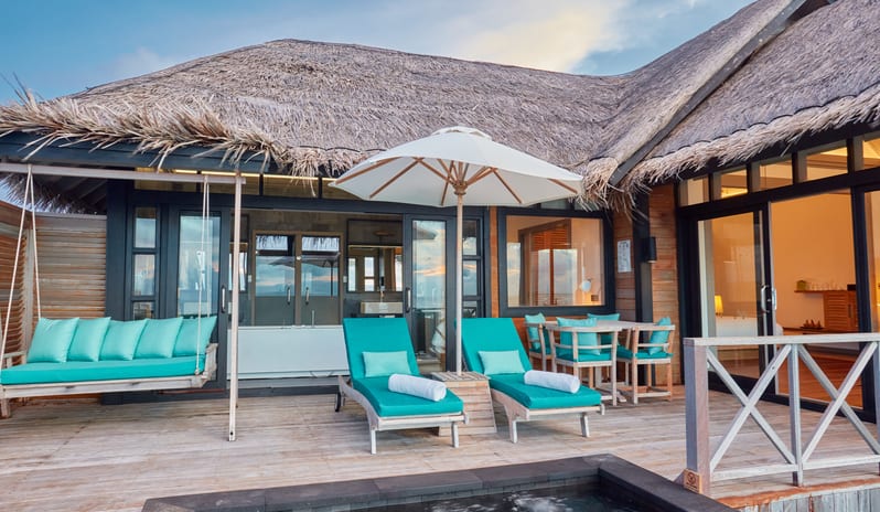 J.Sunrise-Water-Villas-with-Infinity-Pool