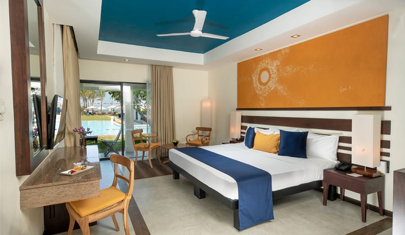 Superior-Pool-access-room