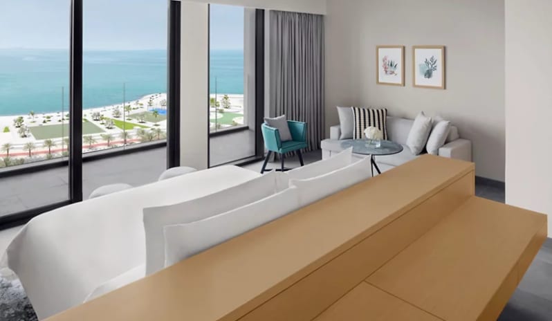 Mövenpick Resort Al Marjan Island - Panoramic Bridge Pool & Beach View Suite