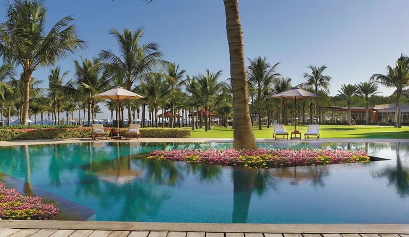 Al-Bustan-Palace-Ritz-Carlton-Deluxe-Lagoon-Access-King-Room-Lagoon