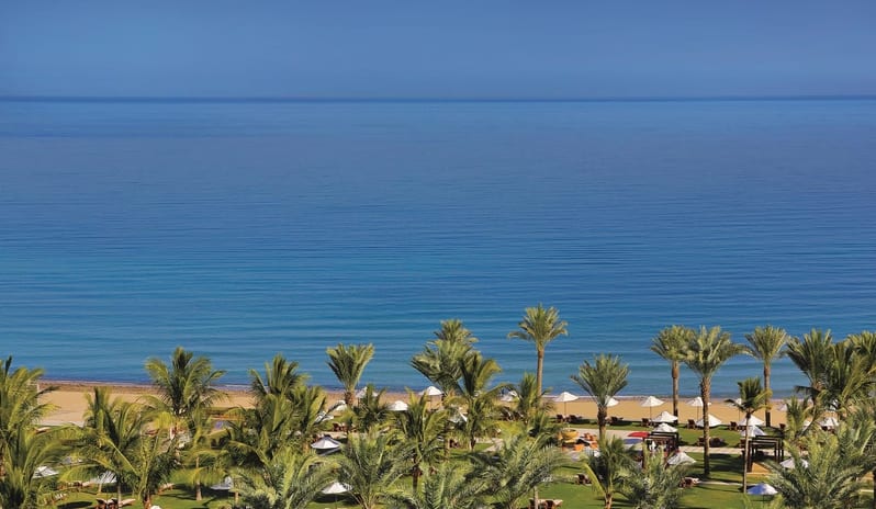 Al-Bustan-Palace-Ritz-Carlton-Deluxe-Sea-View-Room-Twin-View
