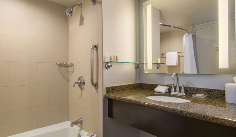 Renaissance Palm Springs Hotel - Guest Room