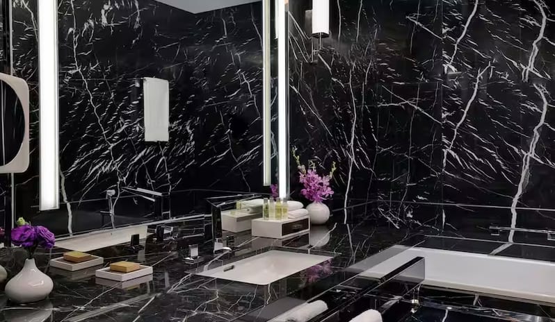Hilton-Dubai-Palm-Jumeirah-Imperial-Suite-Bathroom