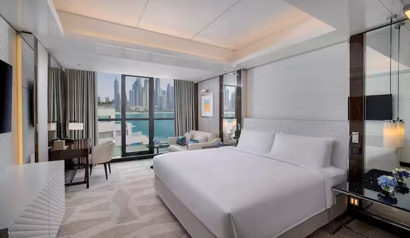 Hilton-Dubai-Palm-Jumeirah-Imperial-Suite-Master-Bedroom