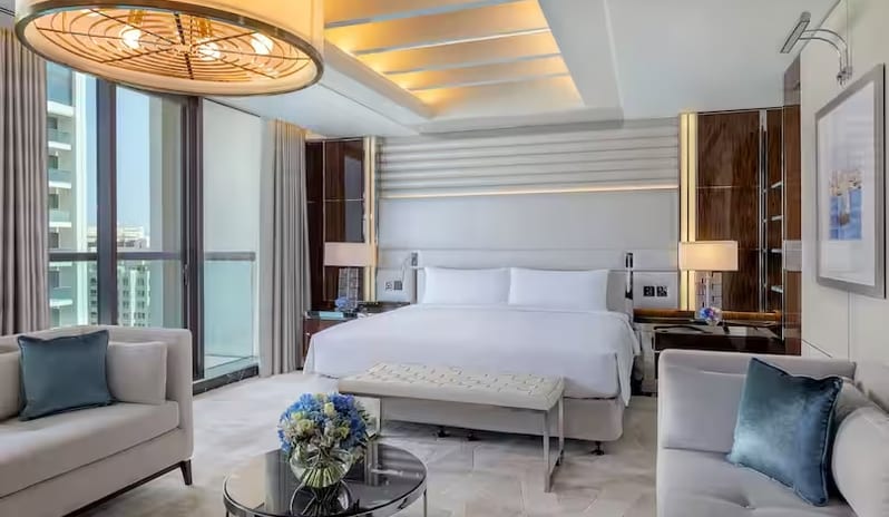 Hilton-Dubai-Palm-Jumeirah-Presidential-Suite-Bedroom