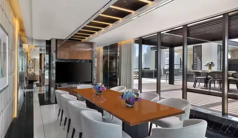 Hilton-Dubai-Palm-Jumeirah-Presidential-Suite-Dining-Area