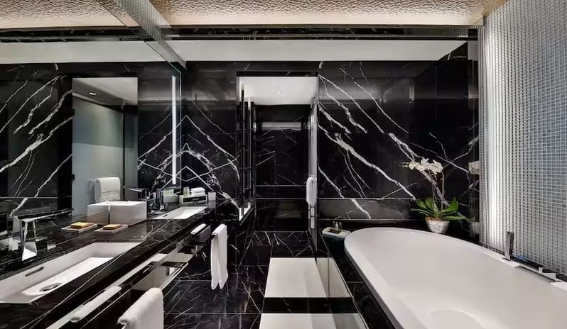 Hilton-Dubai-Palm-Jumeirah-Presidential-Suite-Washroom