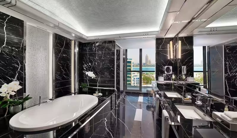 Hilton-Dubai-Palm-Jumeirah-Royal-Suite-Bathroom