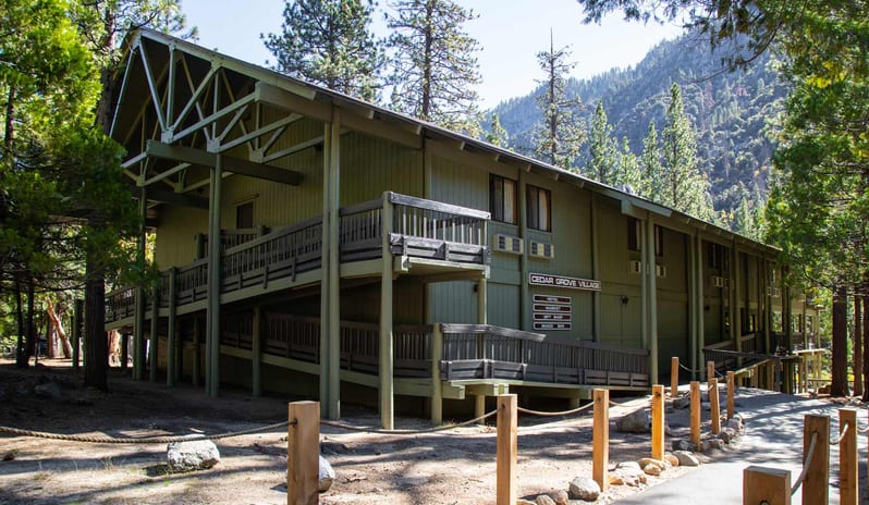Wuksachi Lodge - Cedar Grove Snack Bar