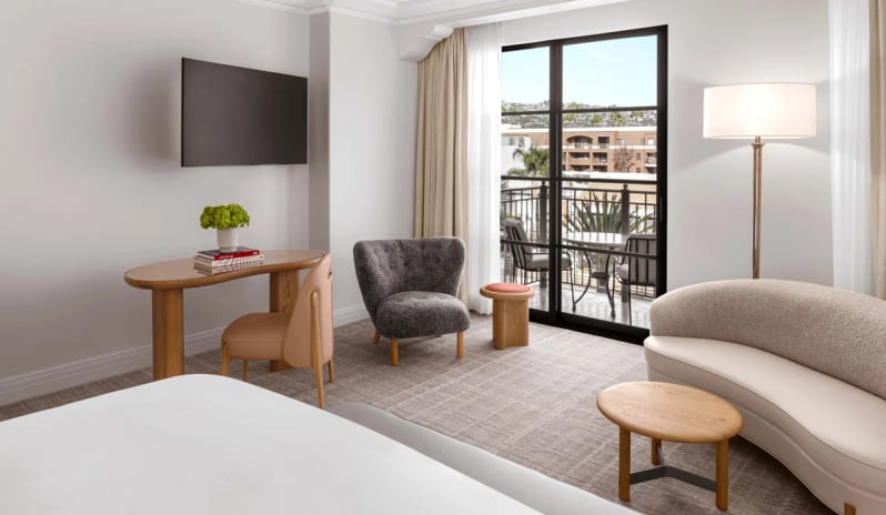 The Maybourne Beverly Hills - Maybourne Balcony Room