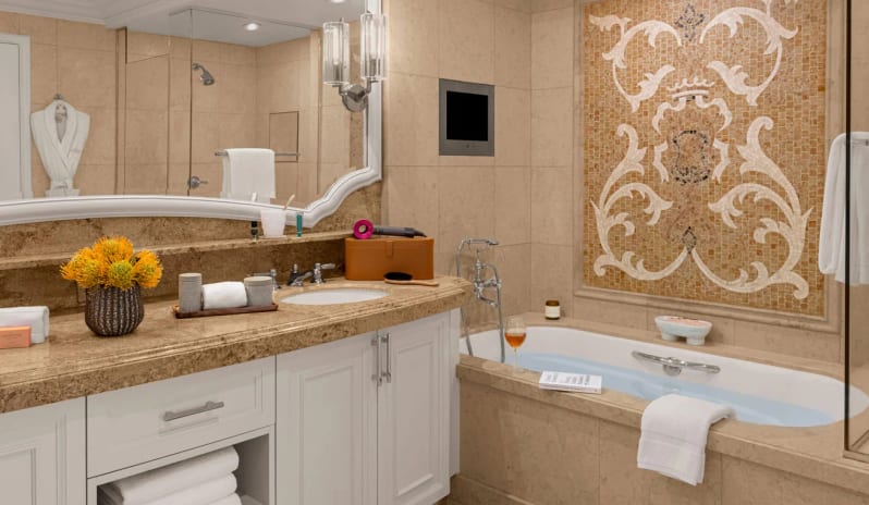 The Maybourne Beverly Hills - Superior Room