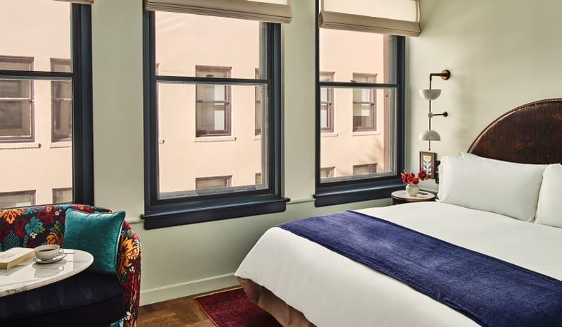 Hotel Per La - Courtyard View Study