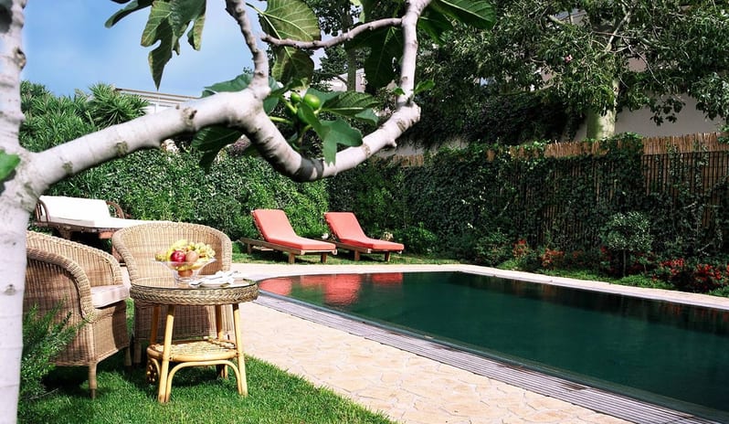 Suites with Private Pool and Garden