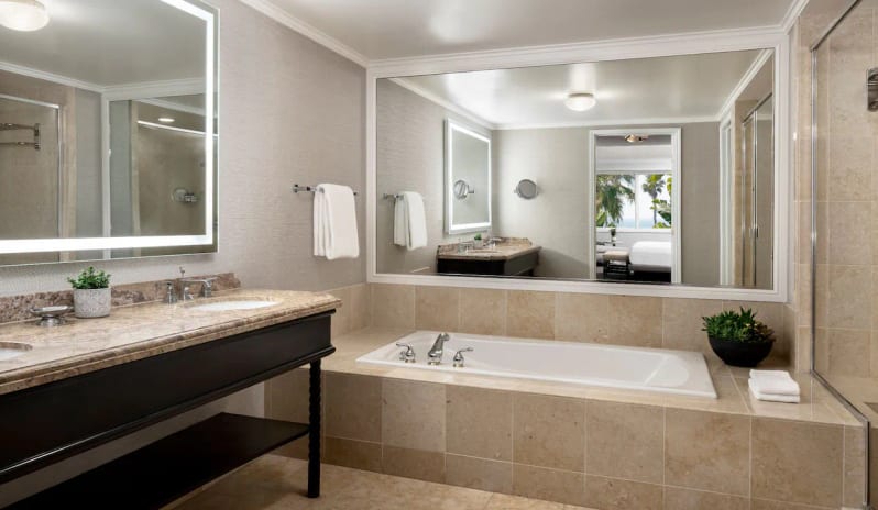 Hyatt Regency Huntington Beach Resort and Spa - Pacific Suite