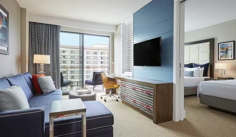 THE-WATEFRONT-BEACH-RESORT-PREMIUM-OCEANVIEW-1-BEDROOM-2-QUEEN-SUITE