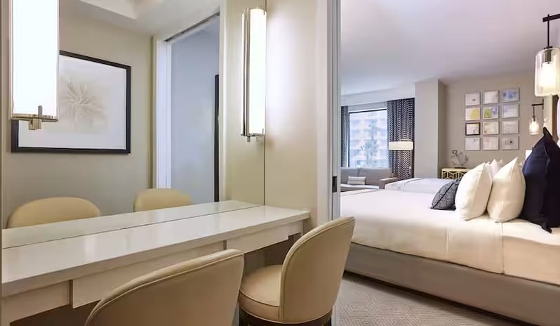 THE-WATEFRONT-BEACH-RESORT-PREMIUM-OCEANVIEW-2-QUEENS-FAMILY-SUITE-DETAIL