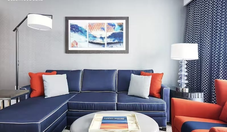 THE-WATEFRONT-BEACH-RESORT-PREMIUM-OCEANVIEW-2-QUEENS-FAMILY-SUITE-LIVING-SPACE