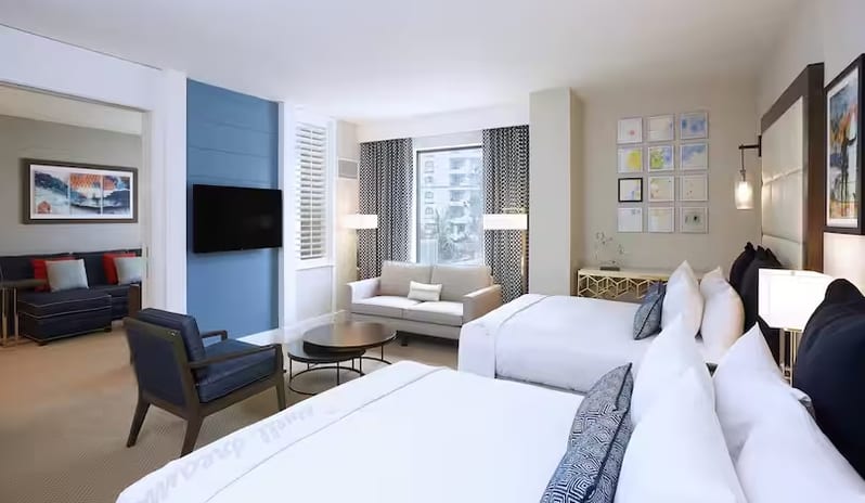 THE-WATEFRONT-BEACH-RESORT-PREMIUM-OCEANVIEW-2-QUEENS-FAMILY-SUITE-QUEEN-BEDS
