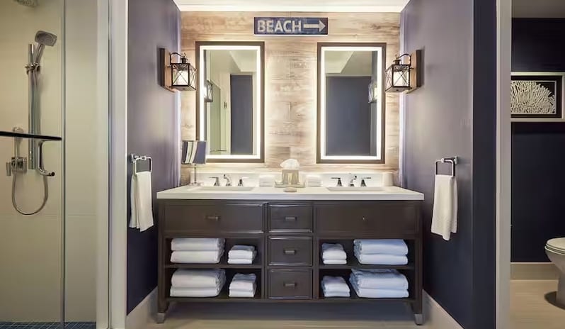 The-Water-Front-Beach-Resort-PREMIUM-OCEANFRONT-1-BEDROOM-1-KING-SUITE-WASHROOM