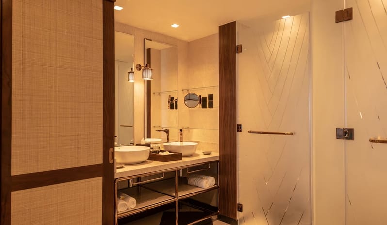 Le-Meridien-Il-Maurice-Junior-Suite-2-Doubles-Bathroom