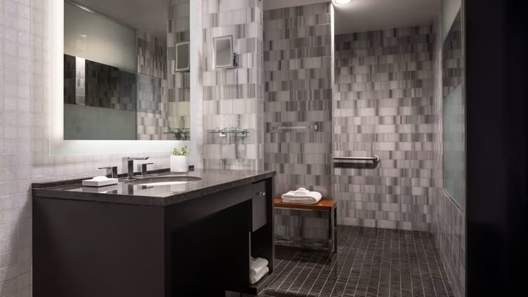 The-Ritz-Carlton_-Los-Angeles-Club-Level-King-Room-Detail