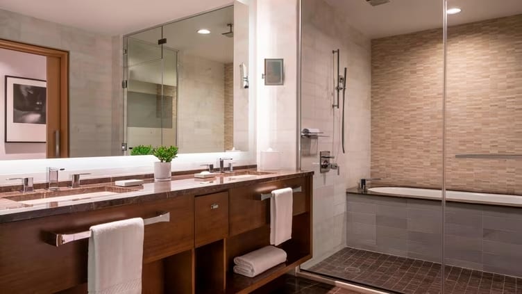 The-Ritz-Carlton_-Los-Angeles-Executive-Suite-King-Detail