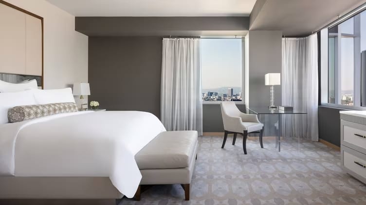 The-Ritz-Carlton_-Los-Angeles-Executive-Suite-King