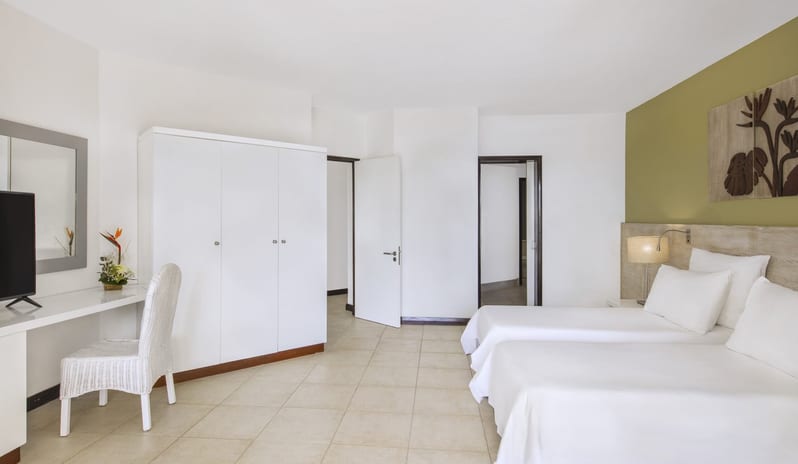 Victoria Beachcomber Resort & Spa - Two Bedroom Deluxe Family Apartment 2