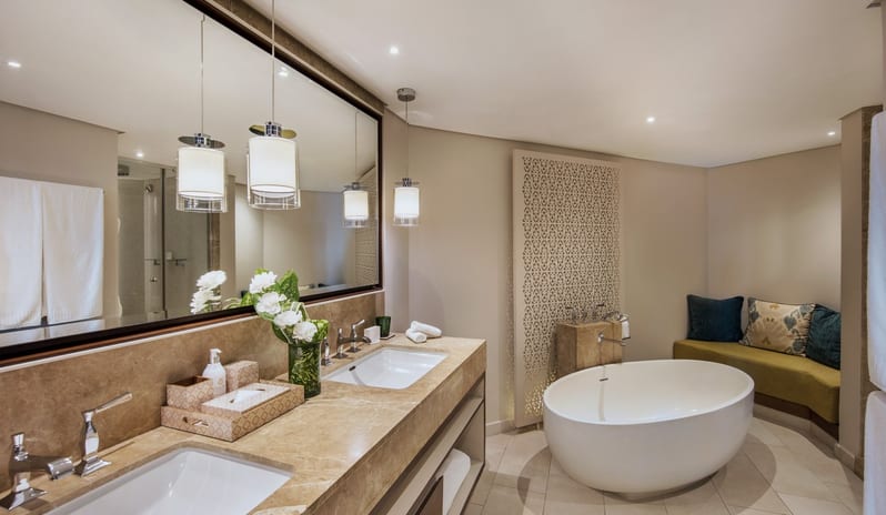 Royal Palm Beachcomber Luxury - Ocean Suite Bathroom