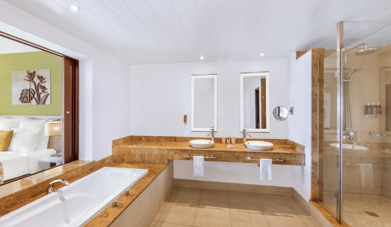 Victoria Beachcomber Resort & Spa - Two Bedroom Deluxe Family Apartment 4