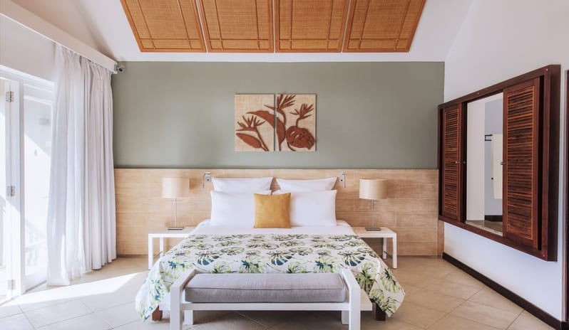 Victoria Beachcomber Resort & Spa - Executive Suite Bed