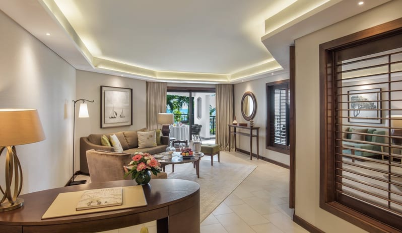 Royal Palm Beachcomber Luxury - Ocean Suite Living