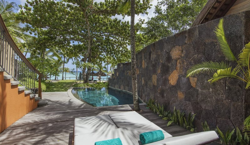 Trou Aux Biches Beachcomber Golf Resort & Spa - Beachfront Senior Pool Suite Sunbeds