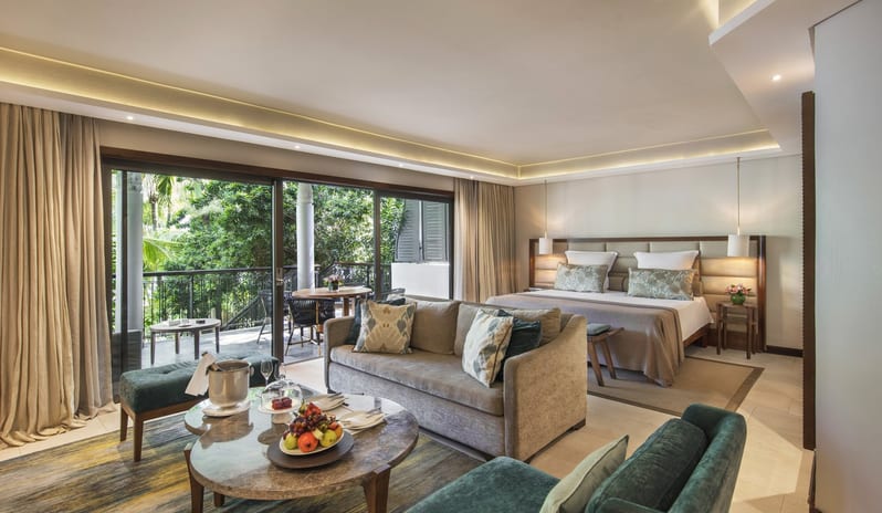 Royal Palm Beachcomber Luxury - Tropical Suite Bedroom 2