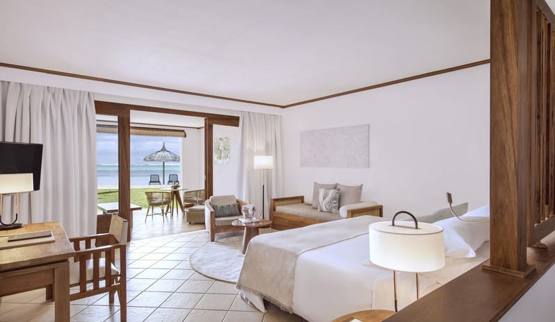 Paradis Beachcomber Golf Resort & Spa - Rooms - ﻿Junior Suite Beach Front 3