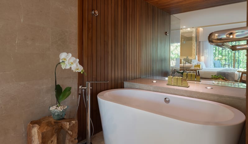 Maya Sanur Resort & Spa - Impressive Nest Suite - Two-doubles-bathtub