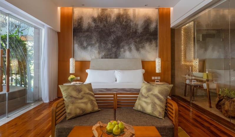 Impressive Lagoon Pool Suite - Interior-one-king-bed