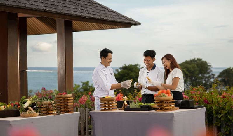 Maya Sanur Resort & Spa - Cooking-class-couple