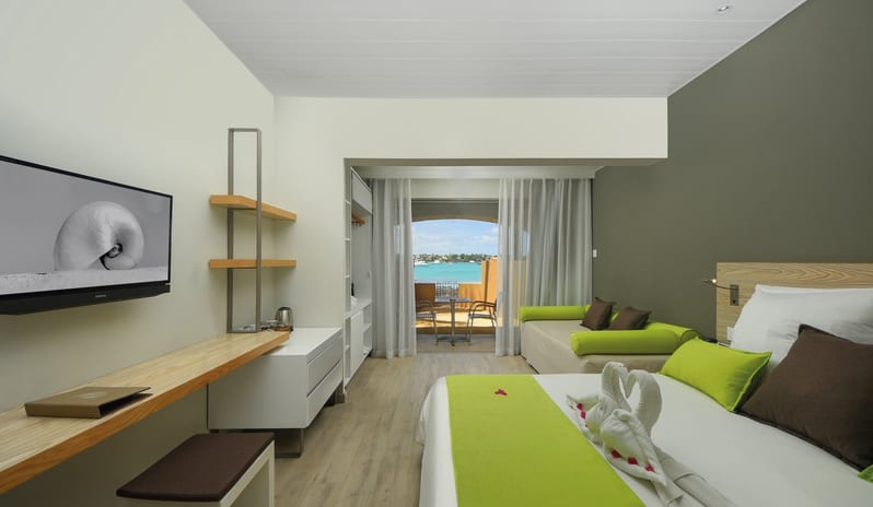 Mauricia Beachcomber Resort & Spa - Rooms - Superior Beachfront Room (13804) 2