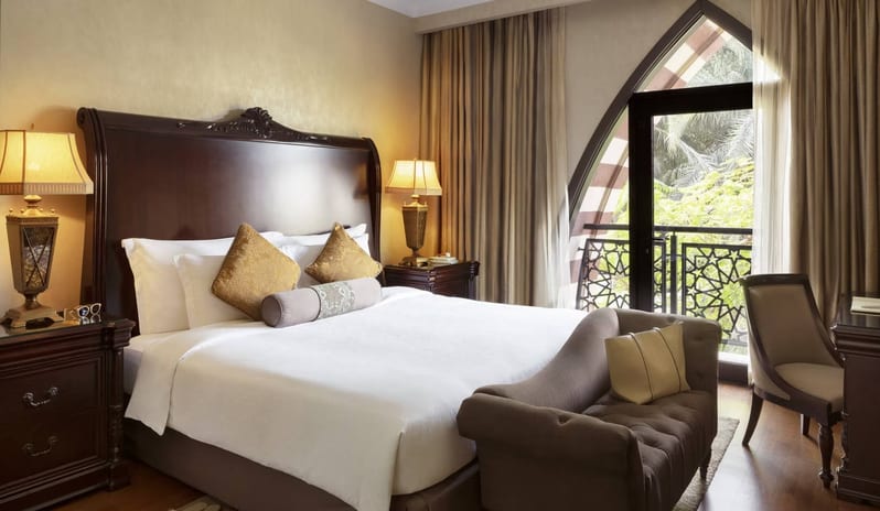 Jumeirah-Zabeel-Saray-Five-Bedroom-Residence-Master-Bedroom