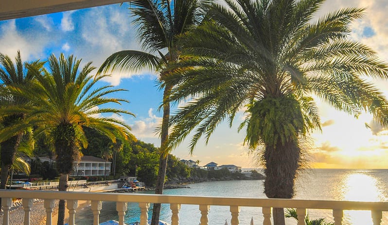 Blue Waters - Deluxe Beachfront