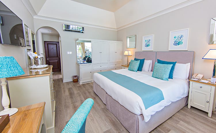 Blue Waters - Deluxe Beachfront