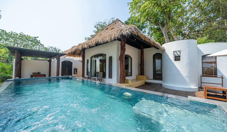 Paradee - Beach Front Pool Villa Pool 2