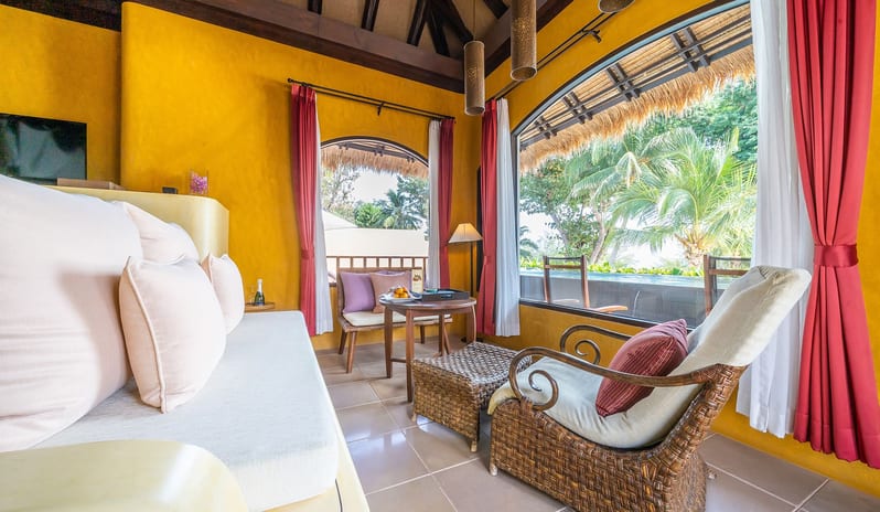 Paradee - Beach Front Pool Villa Living