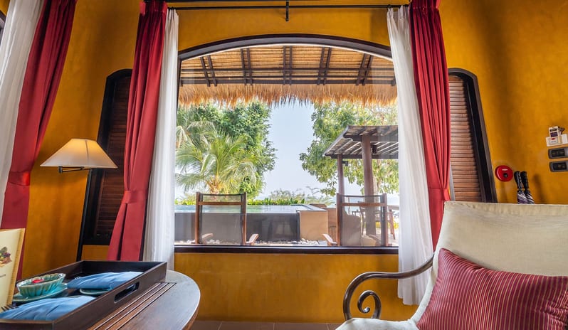 Paradee - Beach Front Pool Villa View