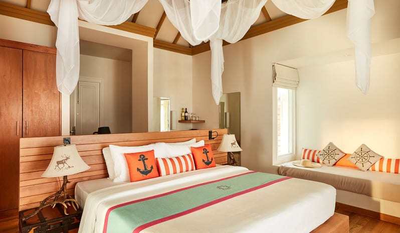 Dolphin Ocean Villa with Pool Bed